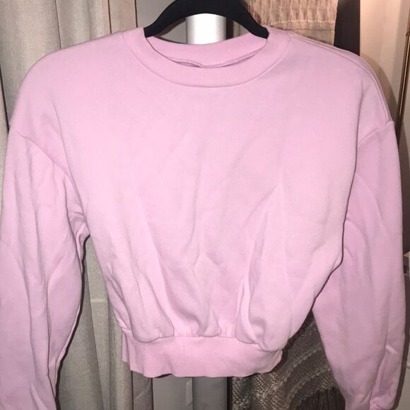 wild fable Tops - Wild Fable cropped sweatshirt - small